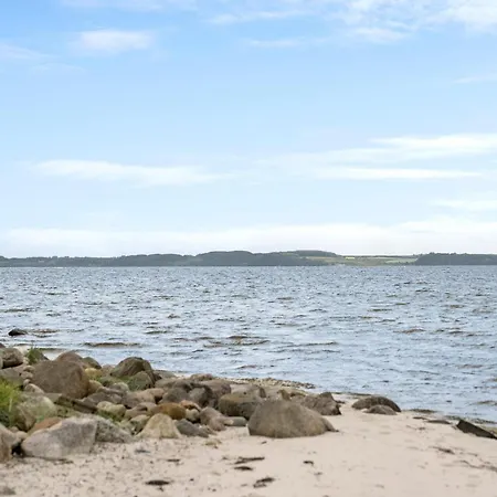 3 Bedroom Cozy In Holiday home