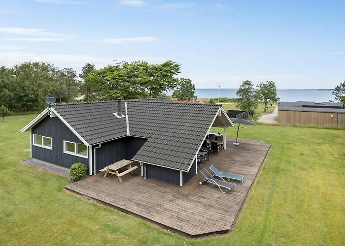 3 Bedroom Cozy In *
